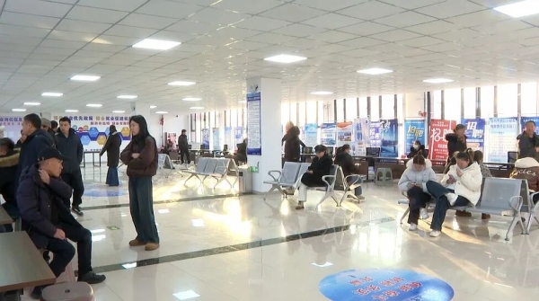 一年服务不打烊！乌苏市人力资源集市牵线3850人就业