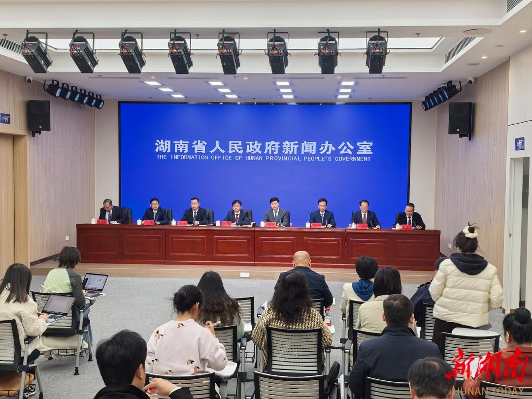 突破地域、编制、社保等壁垒，保障长株潭人力资源有序流动