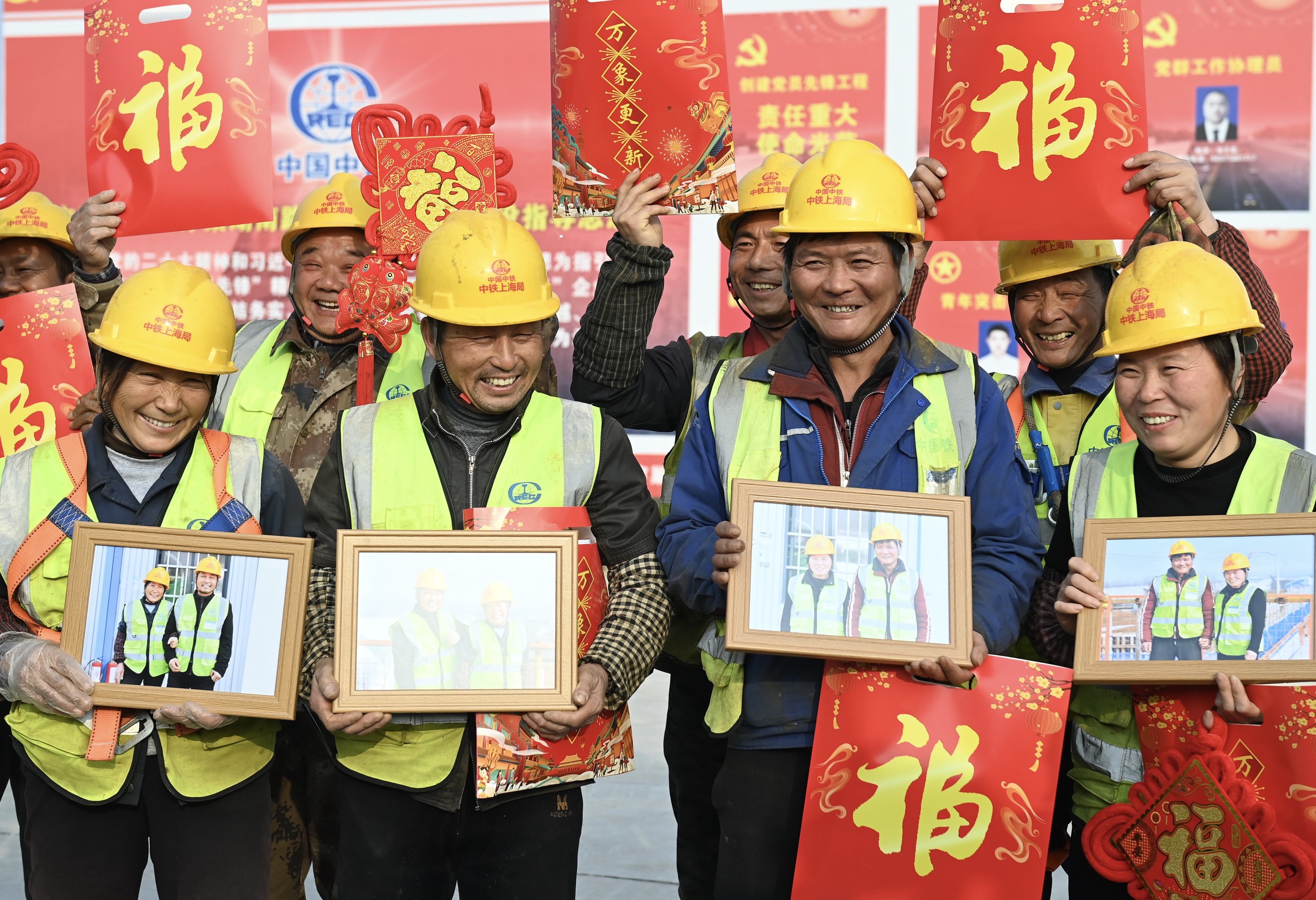 新闻1+1丨“春暖”农民工，保障在行动