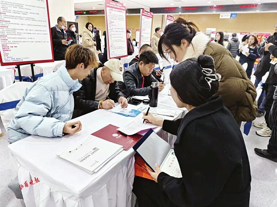 探访春节后太原首场大型招聘会，179家企业“抢人”，4800多个岗位“上新”