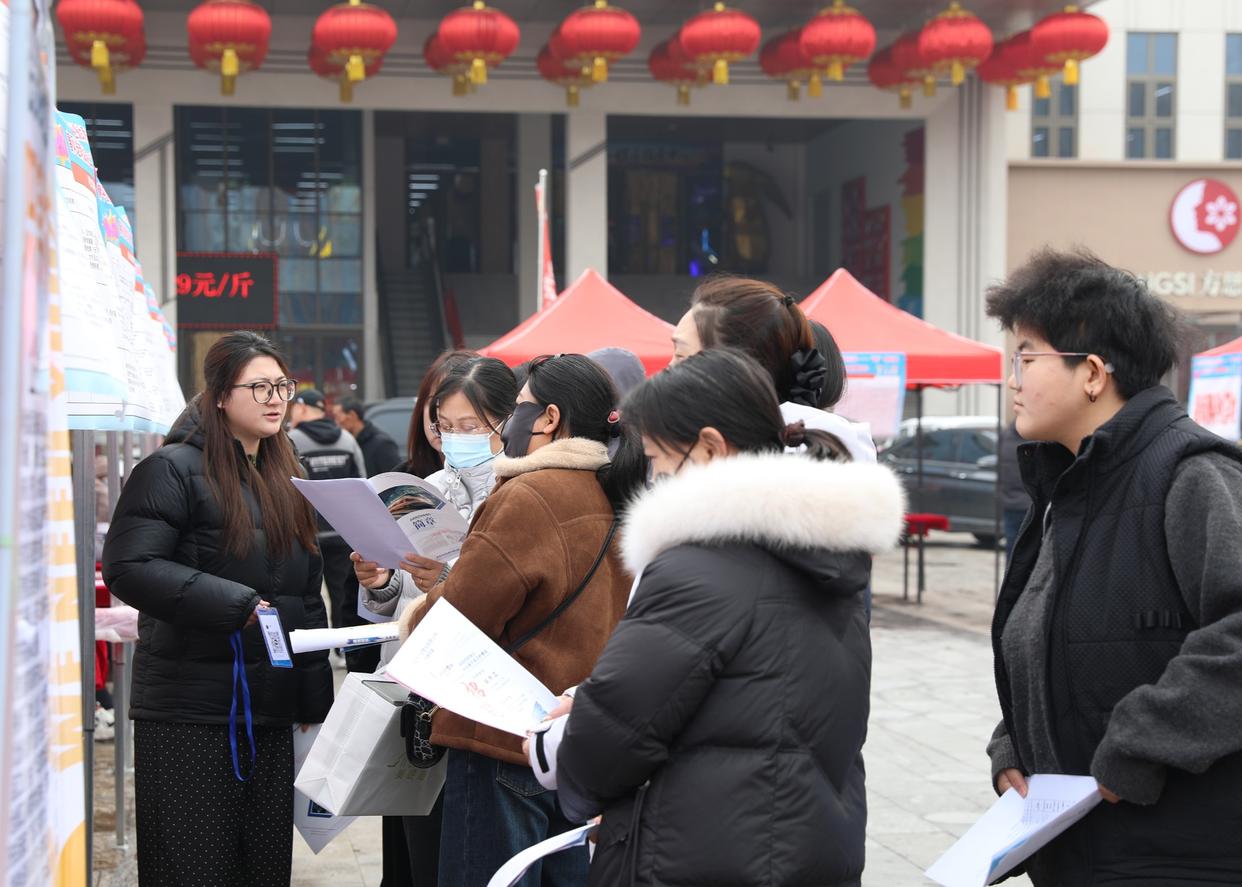 河北顺平：春风送岗暖民心 精准服务促就业