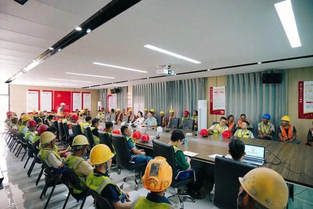 紧盯危险化学品、矿山、建筑施工、即时配送等重点行业，九部门部署工伤预防工作