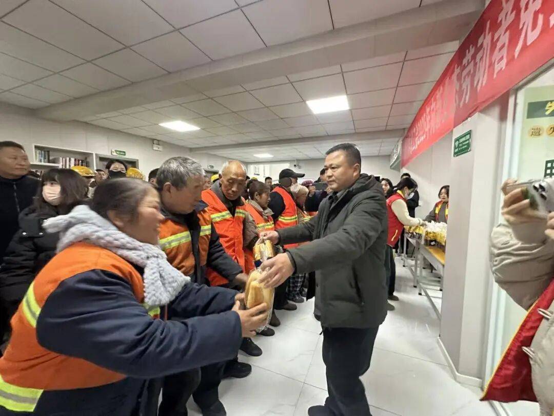 河南洛阳：工会送岗暖人心 搭建桥梁促就业